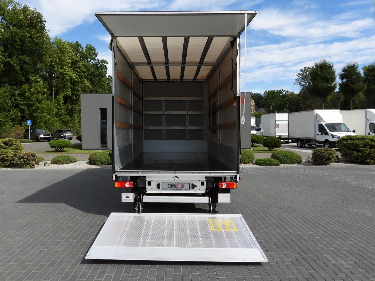 Leasing de VOLKSWAGEN CRAFTER TARPAULIN LIFT 8 PALLETS WEBASTO CRUISE CONTROL LED LIGHTS AIR CONDITIONING  180HP VOLKSWAGEN CRAFTER TARPAULIN LIFT 8 PALLETS WEBASTO CRUISE CONTROL LED LIGHTS AIR CONDITIONING  180HP: foto 12