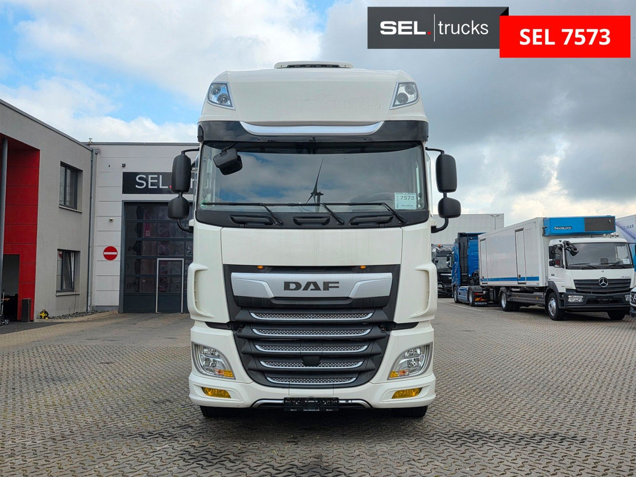 DAF XF 530 FT / ZF Intarder / Standklimaanlage / 6D - Cabeza tractora: foto 2 DAF XF 530 FT / ZF Intarder / Standklimaanlage / 6D - Cabeza tractora: foto 2