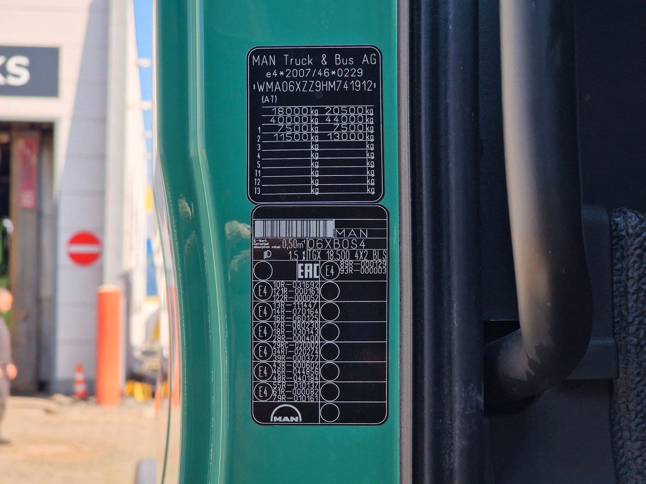 Cabeza tractora MAN TGX 18.500 4X2 BLS / Retarder / 2 Tanks: foto 16
