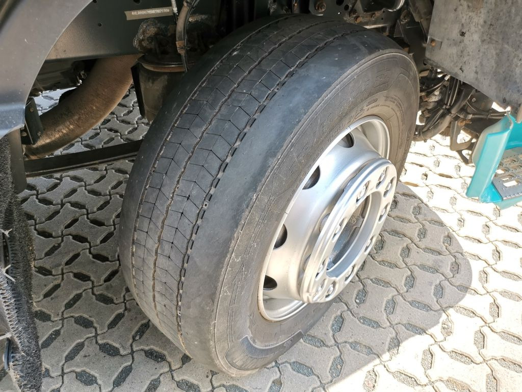 Camión transporte de ganado DAF XF 105.460 / Intarder / 4 Stock / KOMPLETT ! DAF XF 105.460 / Intarder / 4 Stock / KOMPLETT !: foto 18 Camión transporte de ganado DAF XF 105.460 / Intarder / 4 Stock / KOMPLETT ! DAF XF 105.460 / Intarder / 4 Stock / KOMPLETT !: foto 18