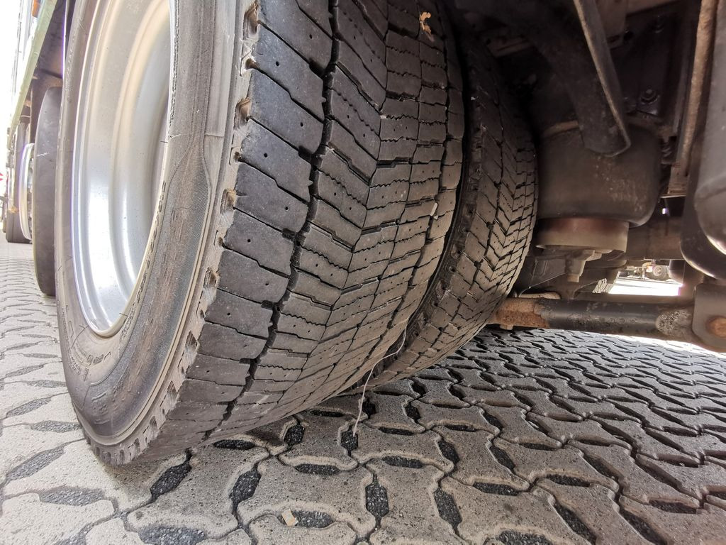 Camión transporte de ganado DAF XF 105.460 / Intarder / 4 Stock / KOMPLETT ! DAF XF 105.460 / Intarder / 4 Stock / KOMPLETT !: foto 21 Camión transporte de ganado DAF XF 105.460 / Intarder / 4 Stock / KOMPLETT ! DAF XF 105.460 / Intarder / 4 Stock / KOMPLETT !: foto 21