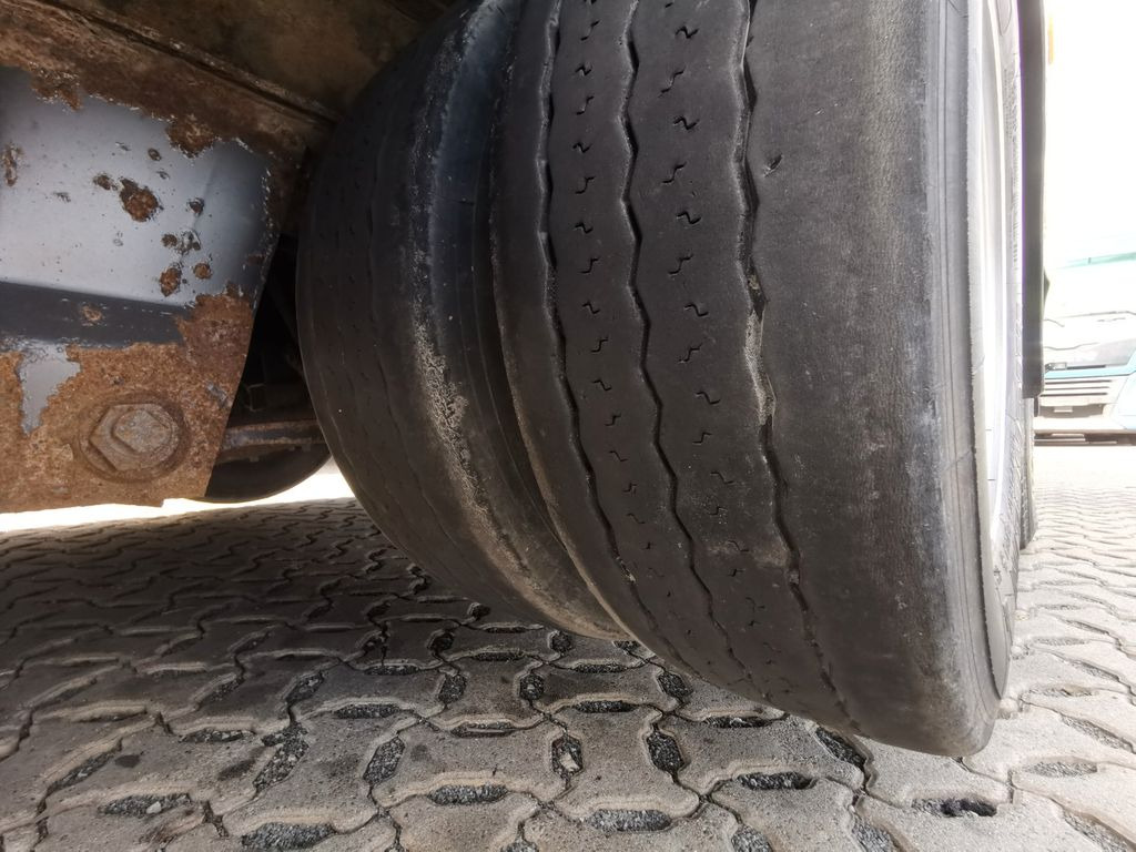 Camión transporte de ganado DAF XF 105.460 / Intarder / 4 Stock / KOMPLETT ! DAF XF 105.460 / Intarder / 4 Stock / KOMPLETT !: foto 30 Camión transporte de ganado DAF XF 105.460 / Intarder / 4 Stock / KOMPLETT ! DAF XF 105.460 / Intarder / 4 Stock / KOMPLETT !: foto 30