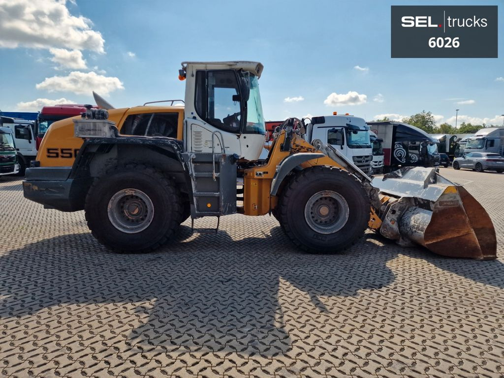 Liebherr L 550 / 2014 / 9.783 h Liebherr L 550 / 2014 / 9.783 h - Cargadora de ruedas: foto 4 Liebherr L 550 / 2014 / 9.783 h Liebherr L 550 / 2014 / 9.783 h - Cargadora de ruedas: foto 4