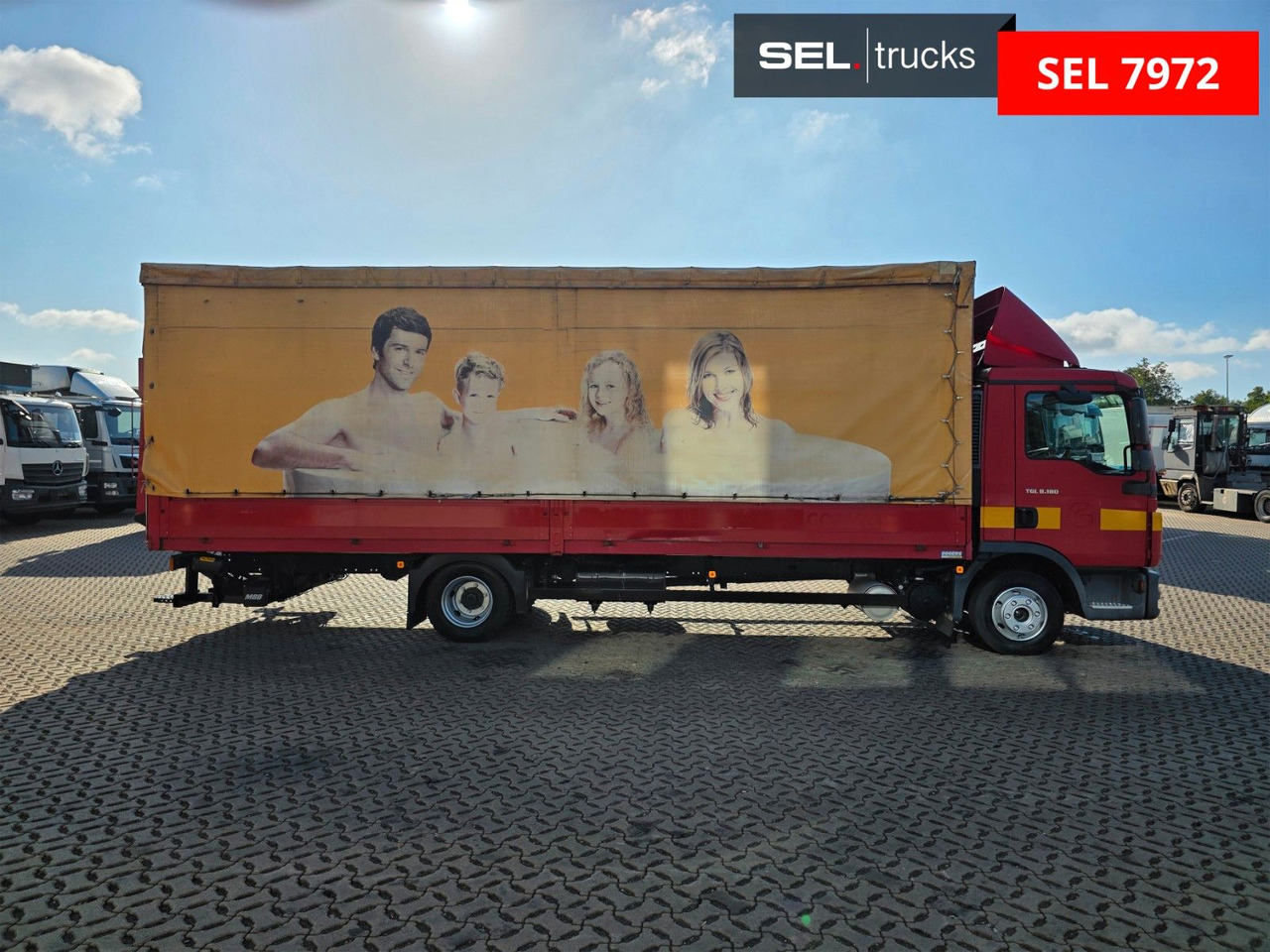 MAN TGL 8.180 4X2 BL / Ladebordwand / Rückfahrkamera - Furgoneta con lona: foto 4 MAN TGL 8.180 4X2 BL / Ladebordwand / Rückfahrkamera - Furgoneta con lona: foto 4