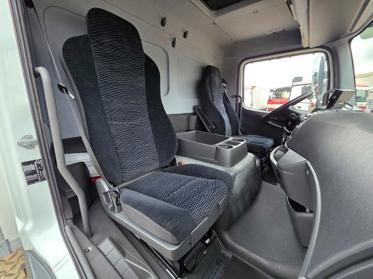 Camión frigorífico Mercedes-Benz Atego 1523 / LBW / ROHRBAHN/ Carrier: foto 33