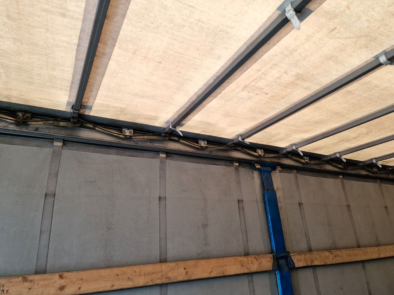 Semirremolque lona Schmidt Hagen SPC/39/E/10,5 / Coilmulde / Lenk-Liftachse: foto 18