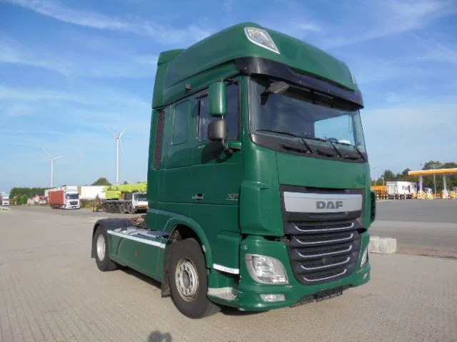 DAF XF 106.460 SUPER SPACE CAB - Cabeza tractora: foto 3 DAF XF 106.460 SUPER SPACE CAB - Cabeza tractora: foto 3