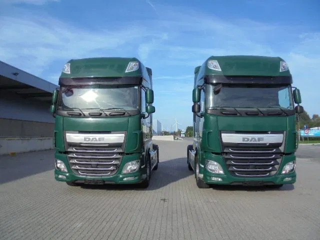 DAF XF 106.460 SUPER SPACE CAB - Cabeza tractora: foto 2 DAF XF 106.460 SUPER SPACE CAB - Cabeza tractora: foto 2