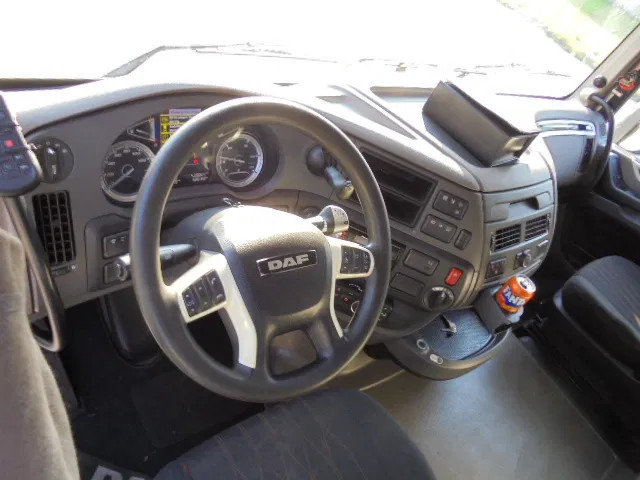 Cabeza tractora DAF XF 450: foto 11