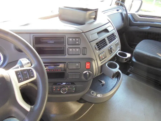 Cabeza tractora DAF XF 450: foto 14