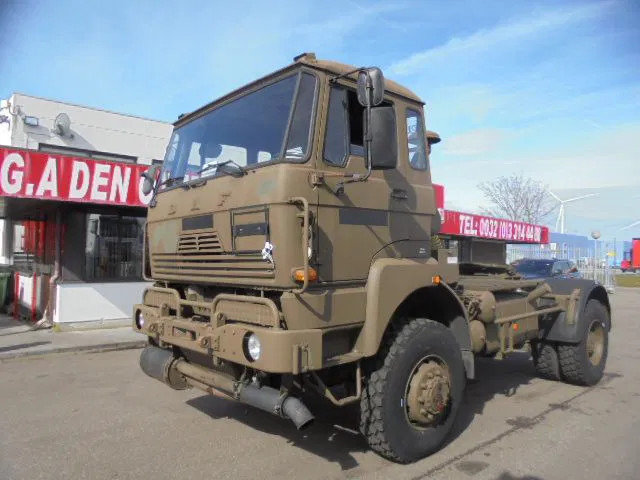 DAF YA YTV 2300 4X4 +WSK - Cabeza tractora: foto 1 DAF YA YTV 2300 4X4 +WSK - Cabeza tractora: foto 1
