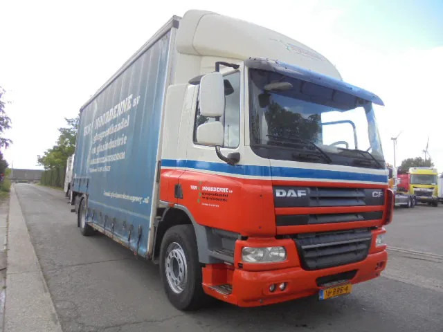 DAF CF 250 - Camión caja cerrada: foto 3 DAF CF 250 - Camión caja cerrada: foto 3