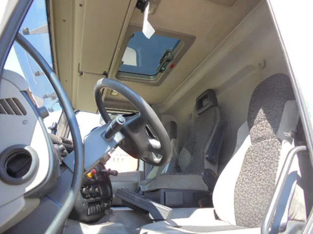 Leasing de DAF CF 75.250 FAG 250 6X2 DAF CF 75.250 FAG 250 6X2: foto 11 Leasing de DAF CF 75.250 FAG 250 6X2 DAF CF 75.250 FAG 250 6X2: foto 11