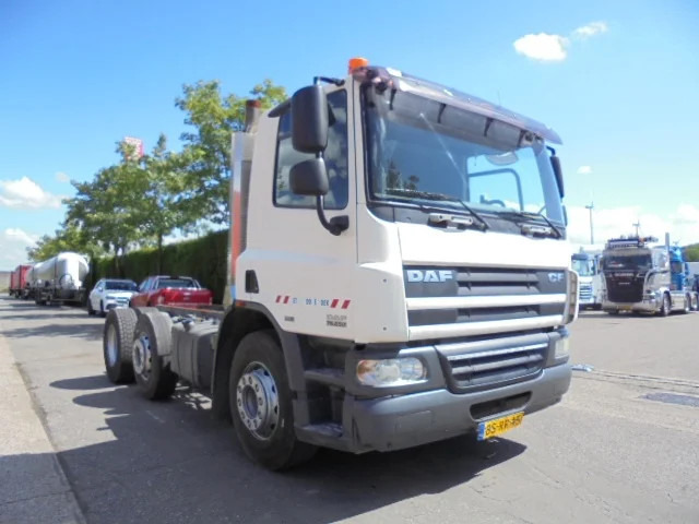 DAF CF 75.250 FAG 250 6X2 - Camión caja cerrada: foto 3 DAF CF 75.250 FAG 250 6X2 - Camión caja cerrada: foto 3