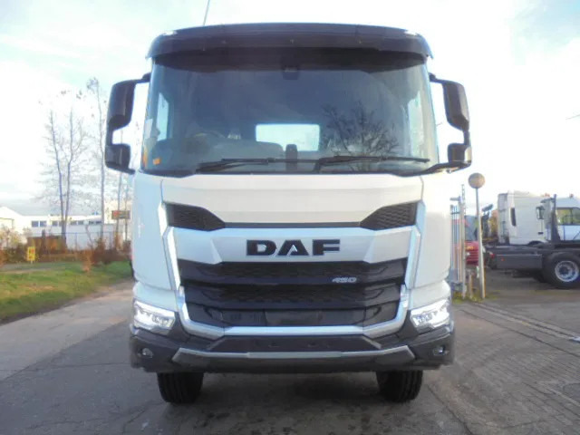 DAF XDC 450 8X4 DEMO UNUSED RHD - Camión chasis: foto 2 DAF XDC 450 8X4 DEMO UNUSED RHD - Camión chasis: foto 2