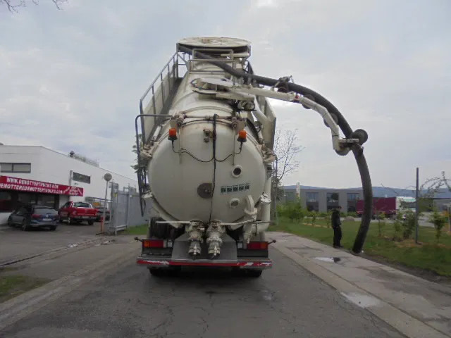 Ginaf X 4243 TS 8X4 NL TRUCK - Limpieza de alcantarillado: foto 4 Ginaf X 4243 TS 8X4 NL TRUCK - Limpieza de alcantarillado: foto 4