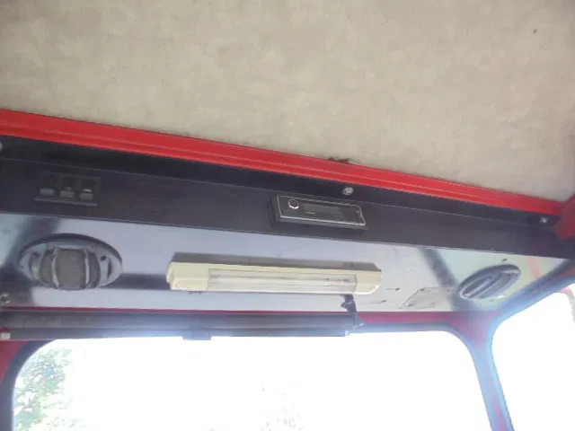 Tractor industrial MOL YM 225/4X2 40 KM/H: foto 13 Tractor industrial MOL YM 225/4X2 40 KM/H: foto 13