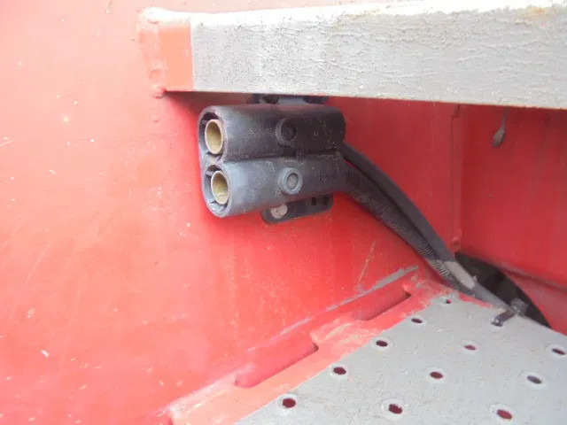 Tractor industrial MOL YM 225/4X2 40 KM/H: foto 18 Tractor industrial MOL YM 225/4X2 40 KM/H: foto 18