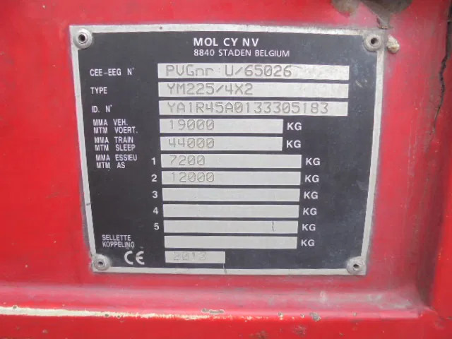 Tractor industrial MOL YM 225/4X2 40 KM/H: foto 19 Tractor industrial MOL YM 225/4X2 40 KM/H: foto 19