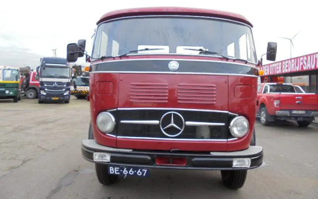 Mercedes-Benz 1113 - Camión portavehículos: foto 2 Mercedes-Benz 1113 - Camión portavehículos: foto 2
