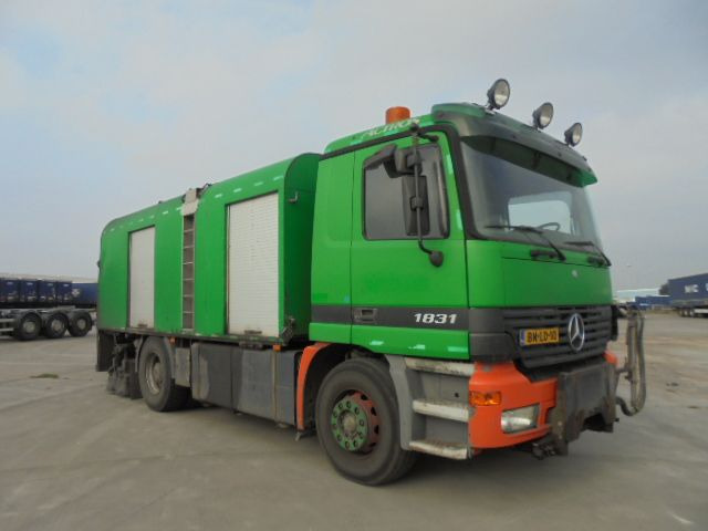 Mercedes-Benz 1831 Bitumensprayer - Distribuidor de asfalto: foto 3 Mercedes-Benz 1831 Bitumensprayer - Distribuidor de asfalto: foto 3