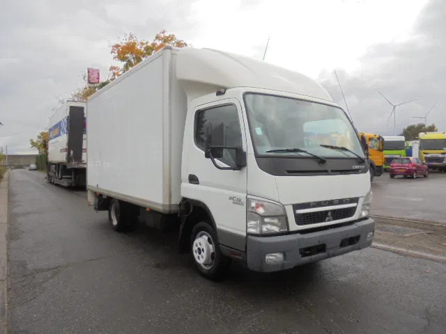 Mitsubishi Canter 3C13 LOW KM - Furgoneta caja cerrada, Furgoneta combi: foto 3 Mitsubishi Canter 3C13 LOW KM - Furgoneta caja cerrada, Furgoneta combi: foto 3