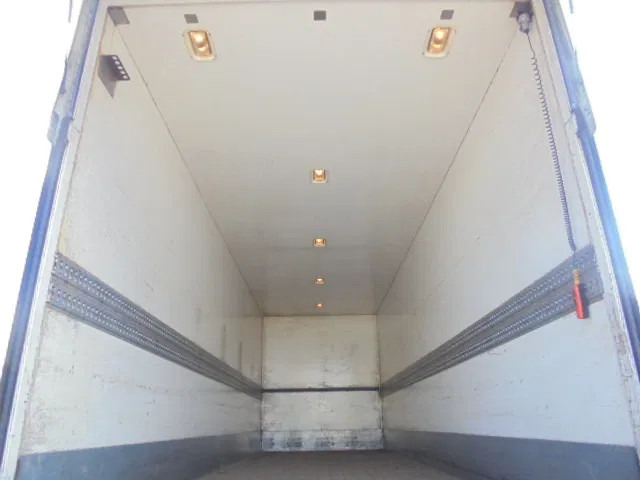 Scania P230 NL TRUCK - Camión caja cerrada: foto 5 Scania P230 NL TRUCK - Camión caja cerrada: foto 5