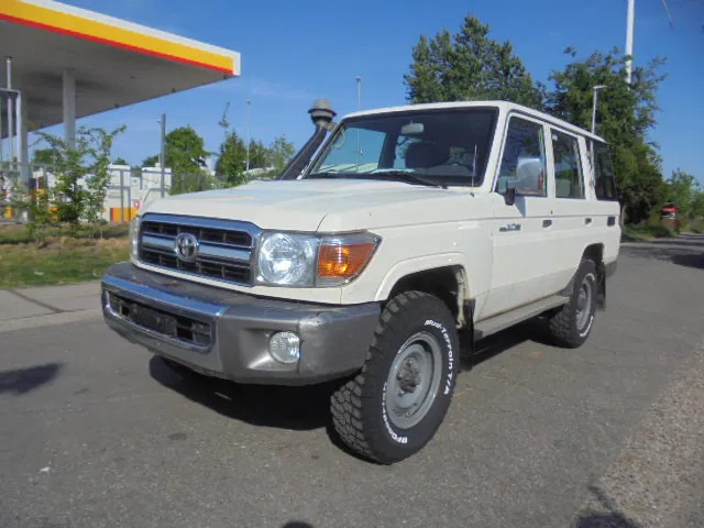 Toyota Land Cruiser HZJ76L 4X4 EXPORT OUTSIDE EU ONLY - SUV/ Todoterreno: foto 1 Toyota Land Cruiser HZJ76L 4X4 EXPORT OUTSIDE EU ONLY - SUV/ Todoterreno: foto 1