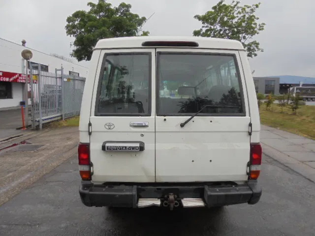 Toyota Land Cruiser HZJ78L 4X4 EXPORT OUTSIDE EU ONLY - Coche: foto 5 Toyota Land Cruiser HZJ78L 4X4 EXPORT OUTSIDE EU ONLY - Coche: foto 5