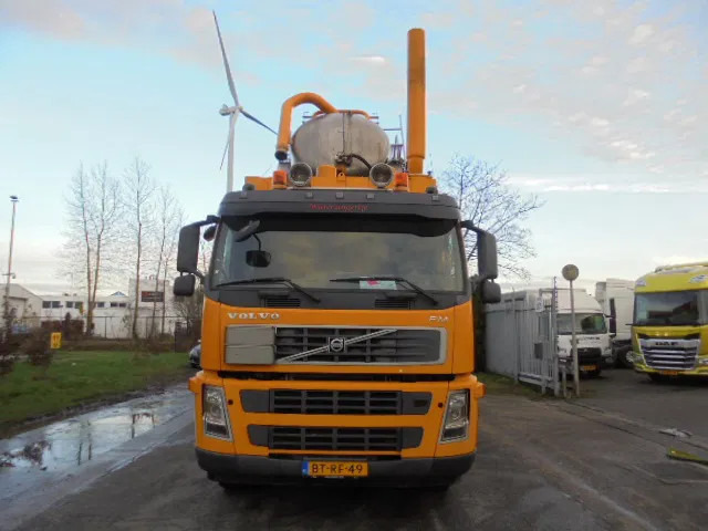 Volvo FM 400 8X4 BLADGEVEERD - Limpieza de alcantarillado: foto 2 Volvo FM 400 8X4 BLADGEVEERD - Limpieza de alcantarillado: foto 2