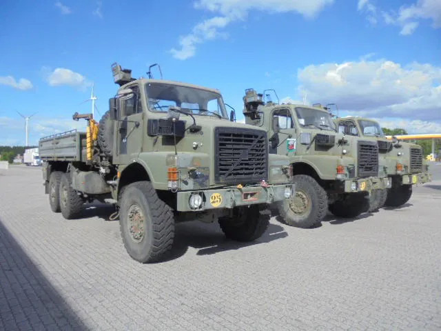 Volvo N 10 6X6 L + FASSI 3X IN STOCK - Camión caja abierta, Camión grúa: foto 3 Volvo N 10 6X6 L + FASSI 3X IN STOCK - Camión caja abierta, Camión grúa: foto 3