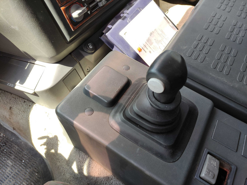 Camión caja abierta Iveco Eurotech 190E35 flatbed truck: foto 10