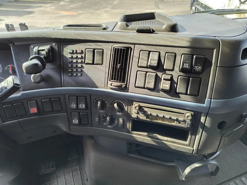 Cabeza tractora Volvo FH 13.520 6X2 - 90 TON - VOITH RETARDER - BIG AXLES - LIFTING AXLE: foto 11
