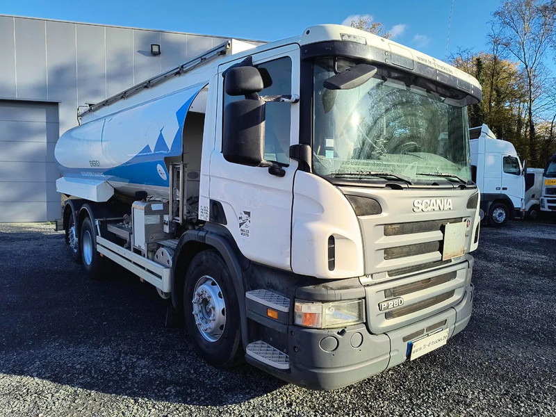 Scania P280 19000L FUEL/CARBURANT - 5 COMP. - EURO 5 - Camión cisterna: foto 3 Scania P280 19000L FUEL/CARBURANT - 5 COMP. - EURO 5 - Camión cisterna: foto 3