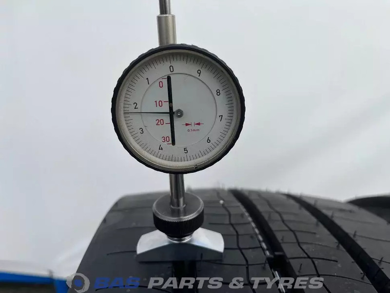 Bridgestone Bridgestone 265/70R17.5 Duravis R-Steer002 138/136 M M+S 3PMSF gebruikte set - Neumático para Camión: foto 3 Bridgestone Bridgestone 265/70R17.5 Duravis R-Steer002 138/136 M M+S 3PMSF gebruikte set - Neumático para Camión: foto 3