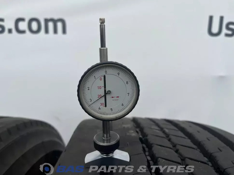 Bridgestone Bridgestone 385/65R22.5 RW-STEER001 164/158 K M+S 3PMSF gebruikte set - Neumático para Camión: foto 3 Bridgestone Bridgestone 385/65R22.5 RW-STEER001 164/158 K M+S 3PMSF gebruikte set - Neumático para Camión: foto 3