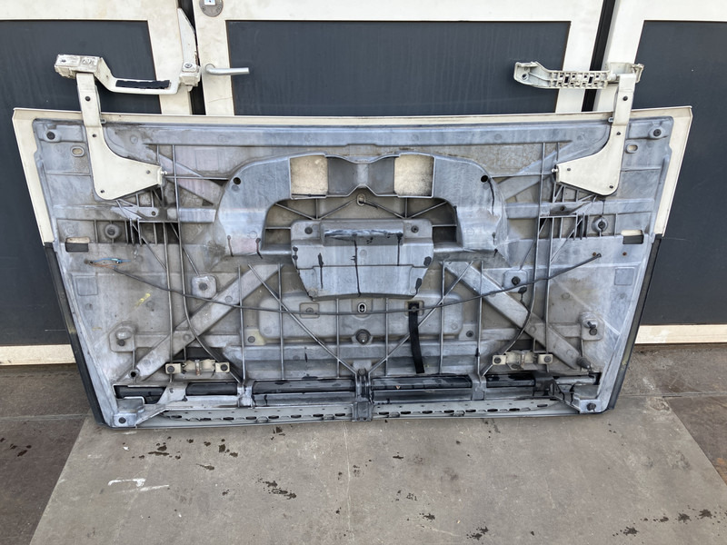 DAF XF106 Grille DAF 1892076 - Parrilla para Camión: foto 2 DAF XF106 Grille DAF 1892076 - Parrilla para Camión: foto 2