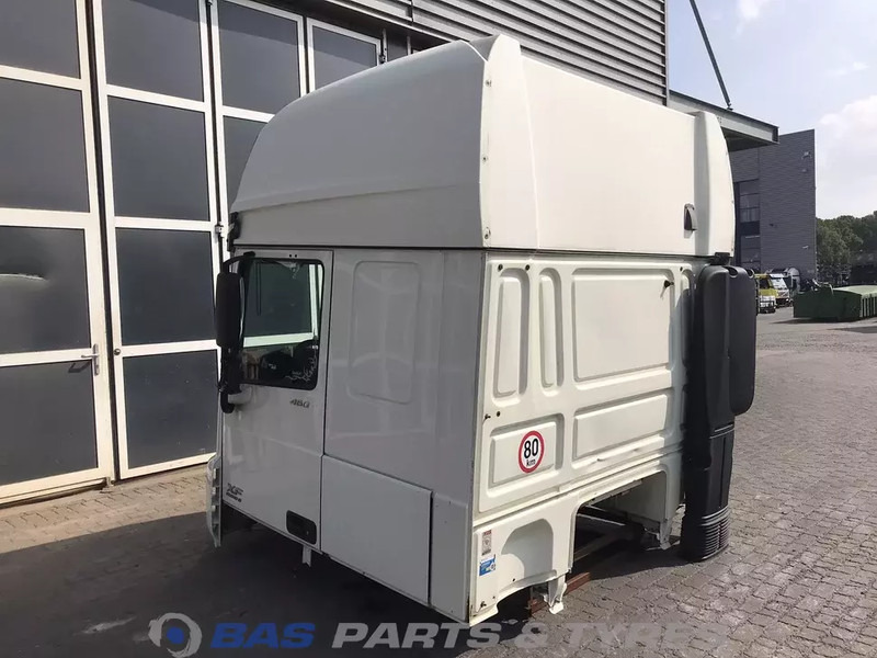 DAF XF106 - Cabina e interior para Camión: foto 3 DAF XF106 - Cabina e interior para Camión: foto 3