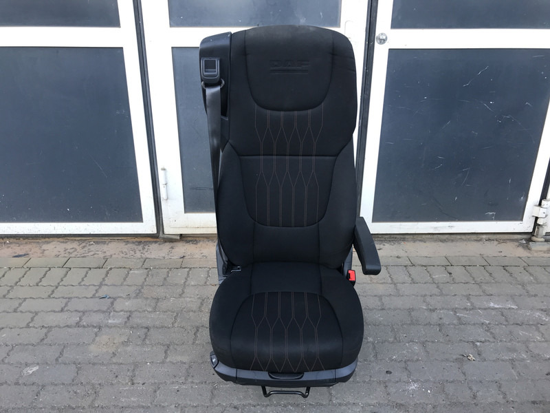 DAF XF106 - Asiento para Camión: foto 1 DAF XF106 - Asiento para Camión: foto 1