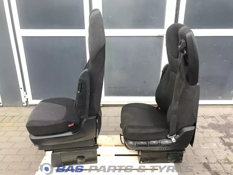 DAF XF106 Stoelen set DAF 1978966 - Asiento para Camión: foto 2 DAF XF106 Stoelen set DAF 1978966 - Asiento para Camión: foto 2