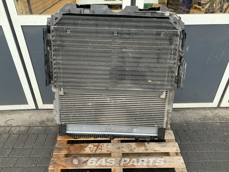 Mercedes-Benz Actros MP4 Koelerpakket Mercedes OM471LA 480 A 960 500 08 01 - Radiador para Camión: foto 2 Mercedes-Benz Actros MP4 Koelerpakket Mercedes OM471LA 480 A 960 500 08 01 - Radiador para Camión: foto 2