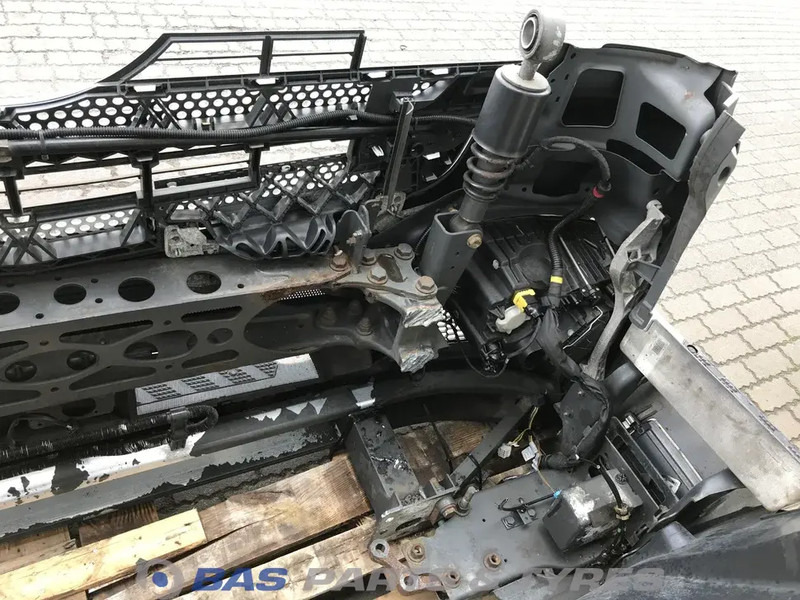 Mercedes-Benz Antos MP4 Bumper Mercedes A 960 310 23 22 - Parachoques para Camión: foto 5 Mercedes-Benz Antos MP4 Bumper Mercedes A 960 310 23 22 - Parachoques para Camión: foto 5