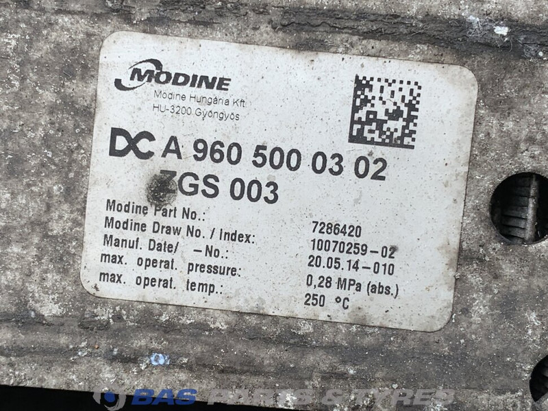 Mercedes-Benz Antos MP4 Koelerpakket Mercedes OM470LA 430 A 960 500 28 01 - Radiador para Camión: foto 4 Mercedes-Benz Antos MP4 Koelerpakket Mercedes OM470LA 430 A 960 500 28 01 - Radiador para Camión: foto 4