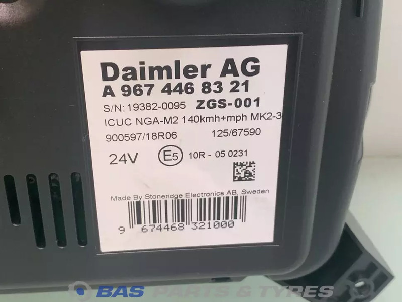 Mercedes-Benz Atego MP4 - Salpicadero para Camión: foto 3 Mercedes-Benz Atego MP4 - Salpicadero para Camión: foto 3