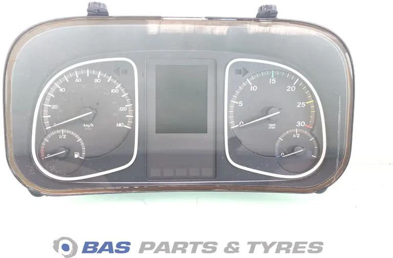 Mercedes-Benz Atego MP4 - Salpicadero para Camión: foto 1 Mercedes-Benz Atego MP4 - Salpicadero para Camión: foto 1