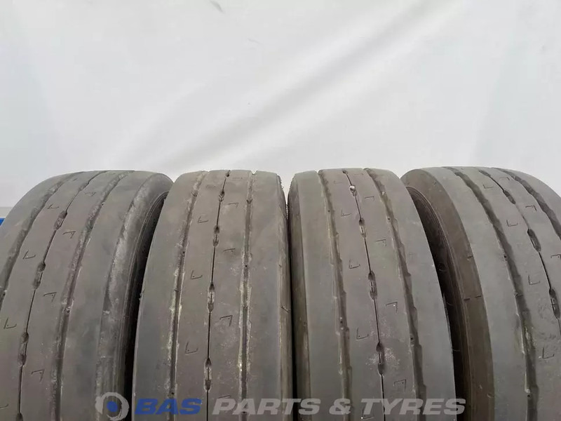 Michelin Michelin 205/65R17.5 X Multi T2 132/130 J M+S 3PMSF gebruikte set - Neumático para Camión: foto 2 Michelin Michelin 205/65R17.5 X Multi T2 132/130 J M+S 3PMSF gebruikte set - Neumático para Camión: foto 2