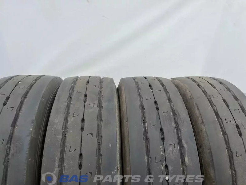 Michelin Michelin 205/65R17.5 X Multi T2 132/130 J M+S 3PMSF gebruikte set - Neumático para Camión: foto 2 Michelin Michelin 205/65R17.5 X Multi T2 132/130 J M+S 3PMSF gebruikte set - Neumático para Camión: foto 2