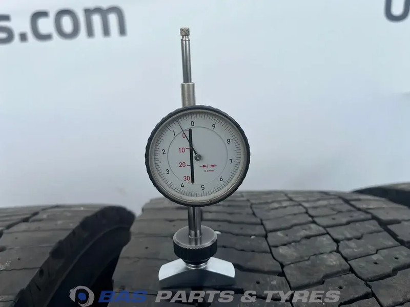 Michelin Michelin 315/80R22.5 X MULTI D 156/150 M+S 3PMSF gebruikte set - Neumático para Camión: foto 3 Michelin Michelin 315/80R22.5 X MULTI D 156/150 M+S 3PMSF gebruikte set - Neumático para Camión: foto 3