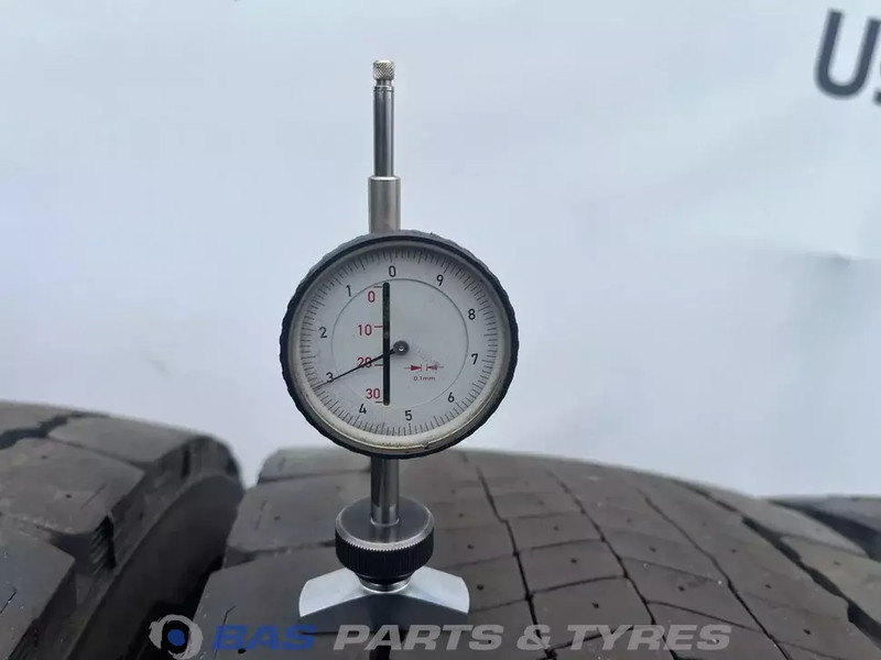 Michelin Remix Michelin Remix 315/70R22.5 X Line Energy D 154/150 M+S 3PMSF gebruikte set - Neumático para Camión: foto 3 Michelin Remix Michelin Remix 315/70R22.5 X Line Energy D 154/150 M+S 3PMSF gebruikte set - Neumático para Camión: foto 3