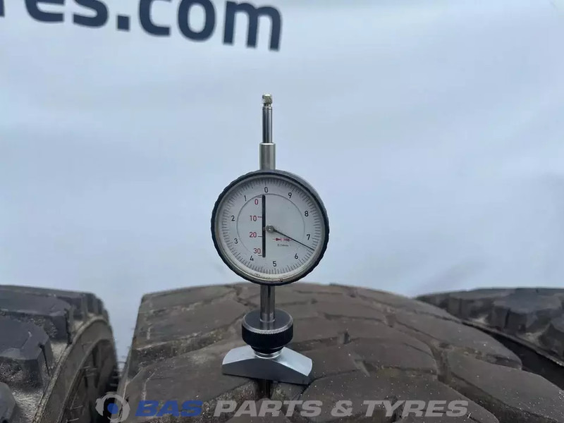 Michelin Remix Michelin Remix 315/80R22.5 X Works D 156/150 K M+S 3PMSF gebruikte set - Neumático para Camión: foto 3 Michelin Remix Michelin Remix 315/80R22.5 X Works D 156/150 K M+S 3PMSF gebruikte set - Neumático para Camión: foto 3